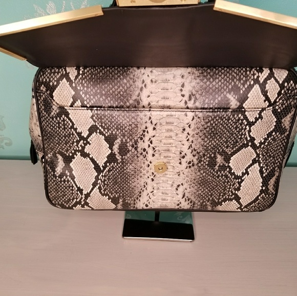 SOLD SOLD 💵 Calvin Klein Large Python Purse - Picture 8 of 8